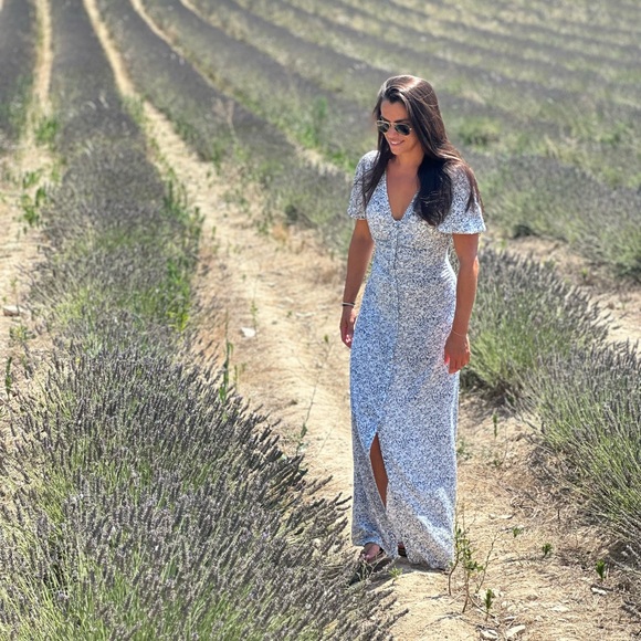 Faherty Dresses & Skirts - Faherty Light Blue Floral Maxi Dress